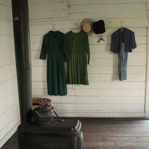 Amish farmhouse, clothes. Image via http://bit.ly/zy2VYJ Amish farmhouse, clothes. Image via http://bit.ly/zy2VYJ