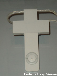 101220-ipod-cross