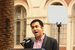 Kal Penn speaks at a Democratic rally at University of Southern California, October 2010. Photo by http://www.flickr.com/photos/neontommy/5122295091/in/photostream/